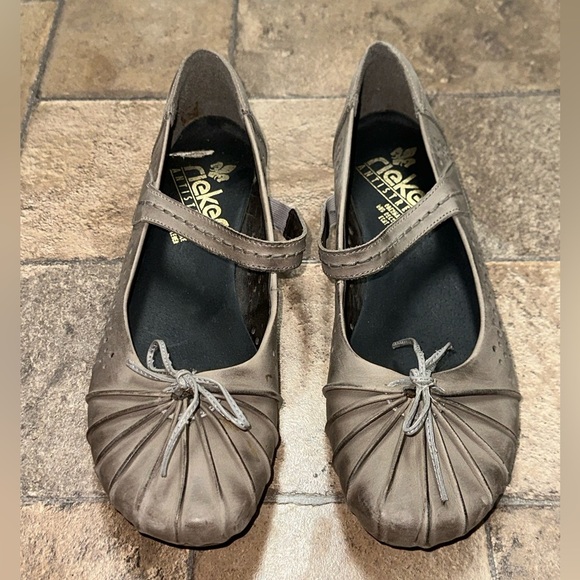 Gray Perforated Women's Shoes - Picture 3 of 7